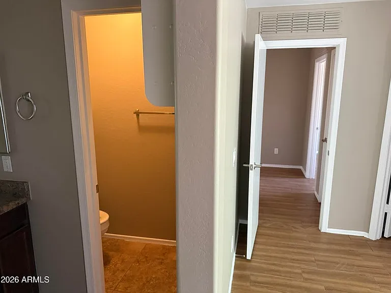 816 W Mid Way — Photo 13