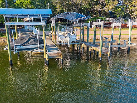 3rd image of 104 Bayou Dr