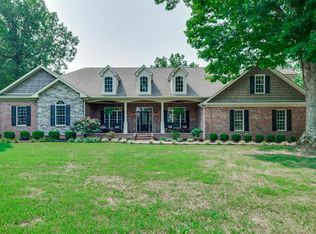 812 Iron Hill Rd, Burns, TN 37029