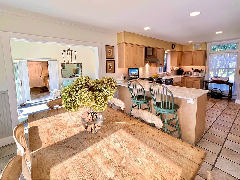 43 Greenleaf Ln — Photo 7
