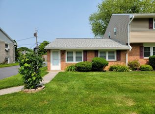 851 Londonderry Blvd, Palmyra, PA 17078