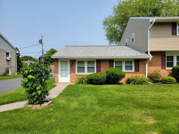851 Londonderry Blvd, Palmyra, PA 17078