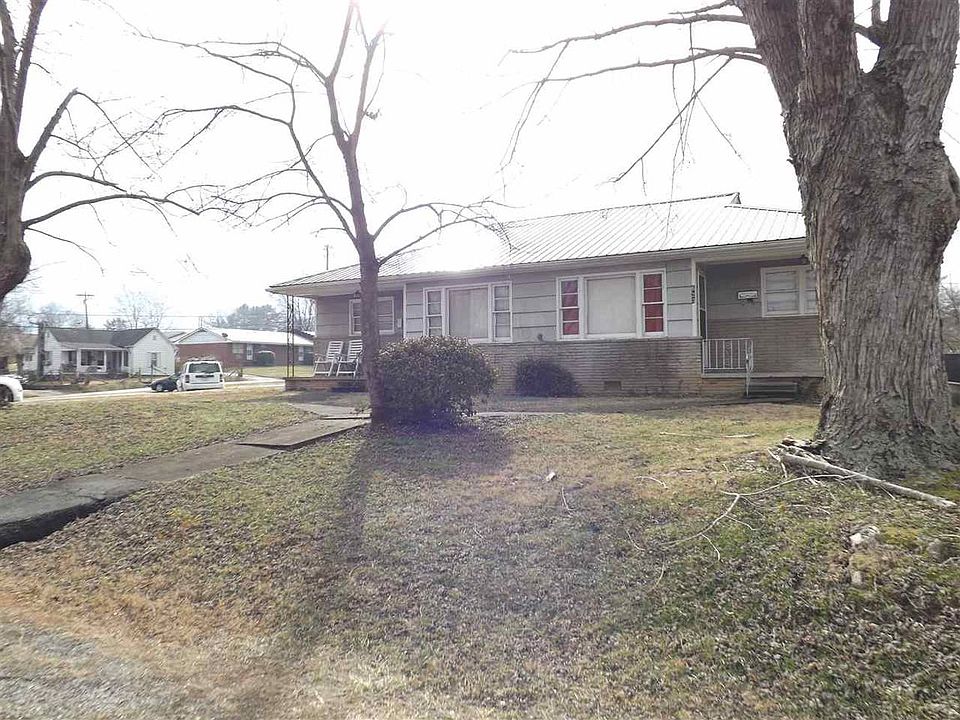 2nd image of 623 3rd St