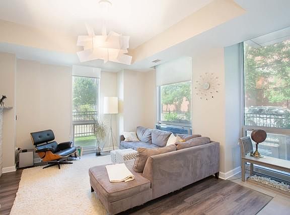 3rd image of 1901 S Calumet Ave #13