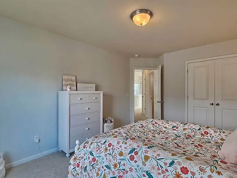 3 bed, 2.5 bath, 1674 sqft, $1,900 — Photo 4