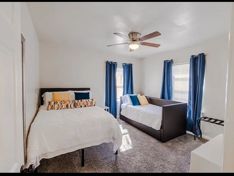 318 W Florinda St #A — Photo 16