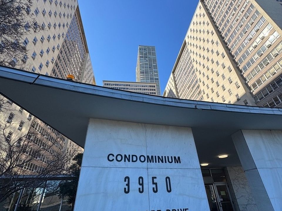 1st image of 3950 N Lake Shore Dr APT 1527