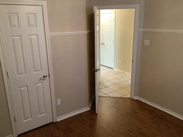 4410 Shady Elm Dr — Photo 16