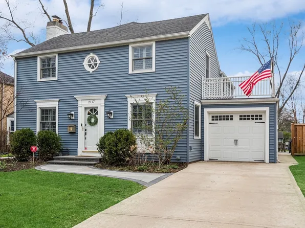 2117 Henley St, Glenview, IL 60025