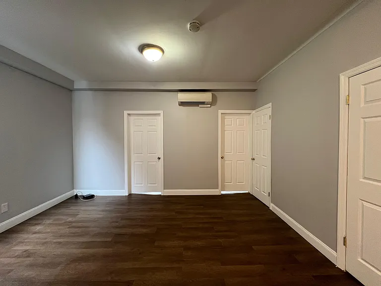 935 Pavonia Ave #5 — Photo 6