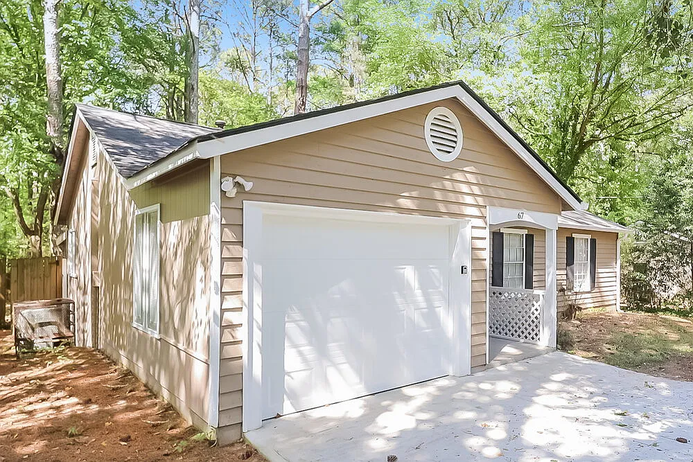 3 bed, 2.0 bath, 1209 sqft, $1,670 — Photo 4