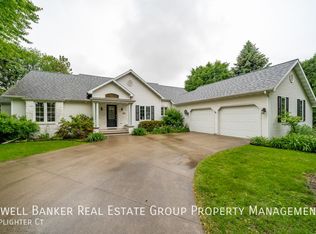 35 Lamplighter Ct, Appleton, WI 54914