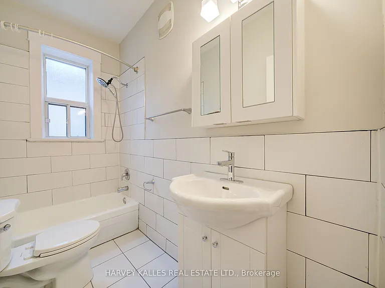 1074 Saint Clair Ave W #4 — Photo 9