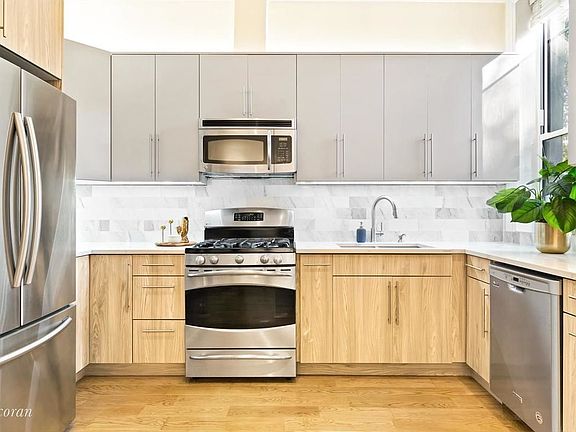 3rd image of 127 Saint James Pl APT 1