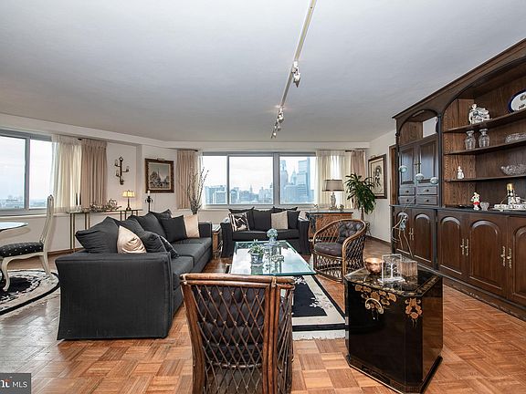 5th image of 2401 Pennsylvania Ave APT 18B28