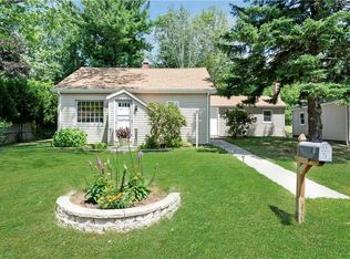 30 Sumner St, Cumberland, RI 02864