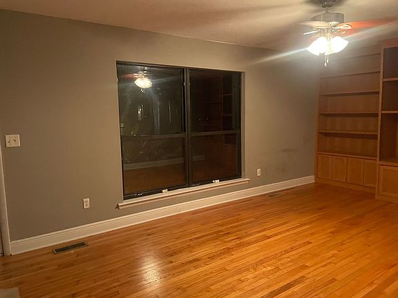 4th image of 5393 Charles Samuel Dr