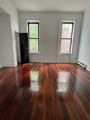 5th image of 304 Alexander Ave #1B
