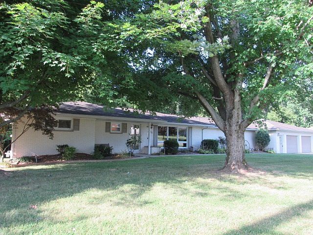 1st image of 305 W Crestview Dr