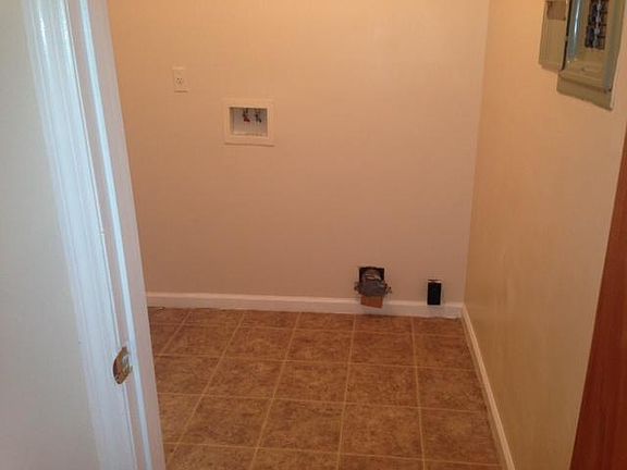 5th image of 966 Woodbine Dr #966