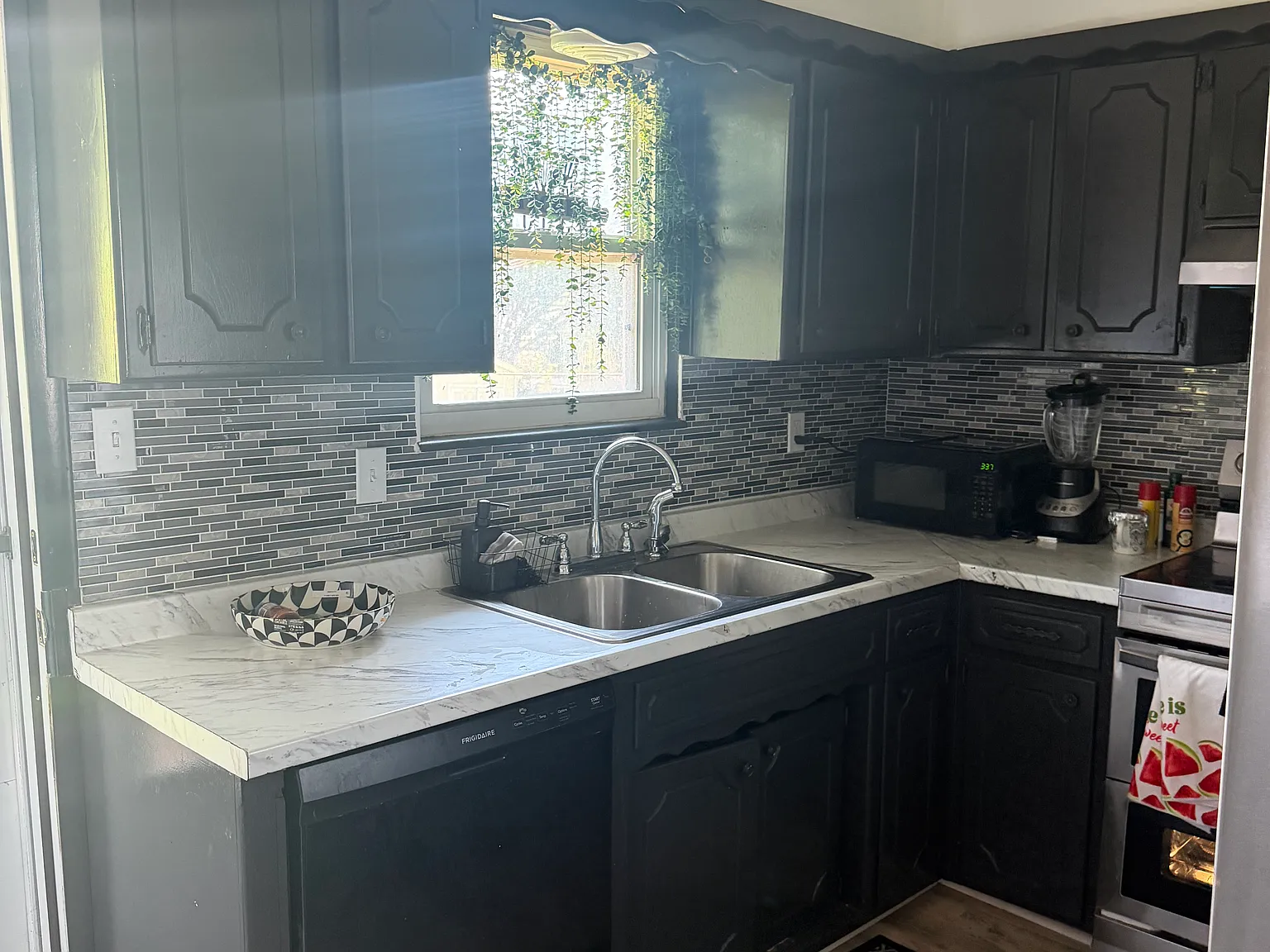 3 bed, 1200 sqft, $1,500 — Photo 2