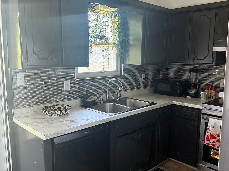 2nd image of 5607 Crest Dr #5607