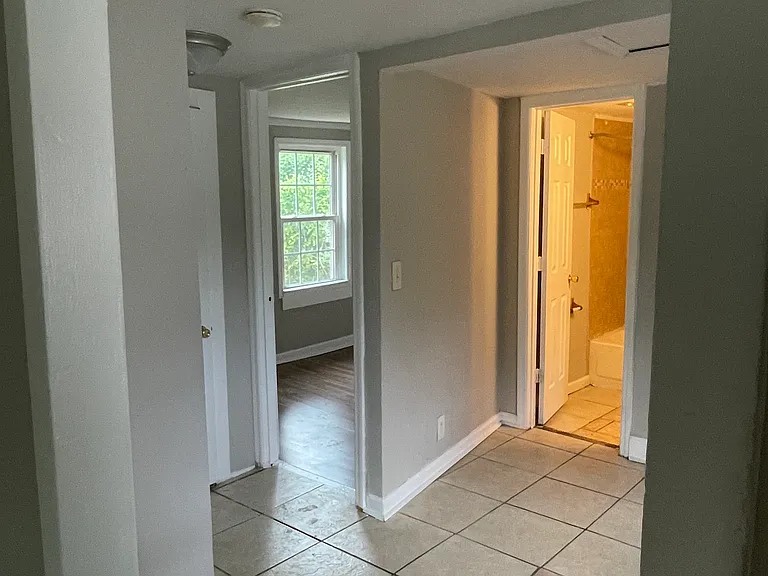 1612 Carpenter St — Photo 8