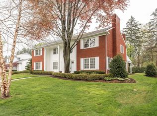 1300 Sandringham Way, Bloomfield Hills, MI 48301