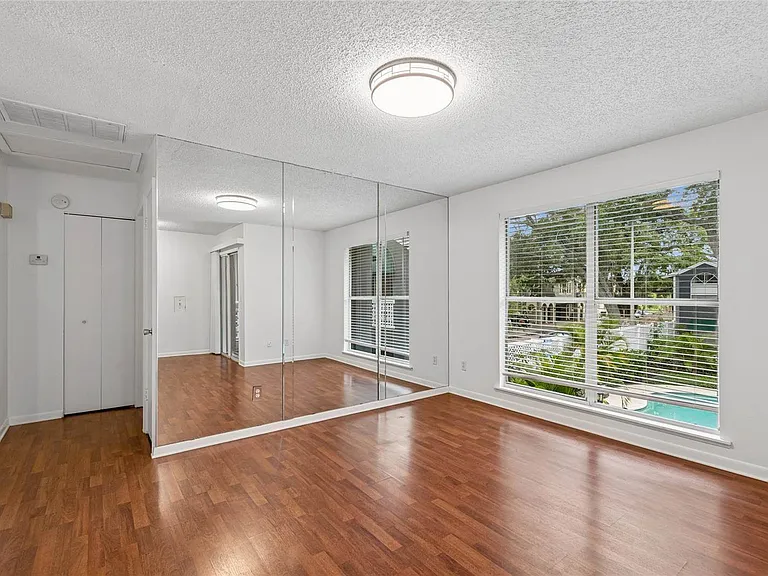 606 S Albany Ave #3 — Photo 9