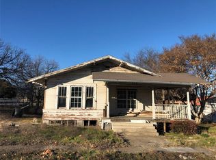 204 W Maple St, Whitewright, TX 75491