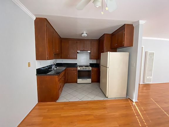Tons of Kitchen Cabinets