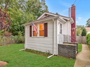 650 Lincoln Pl, West Hempstead, NY 11552