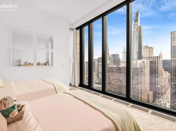 111 West 57th Street image 11 of 34