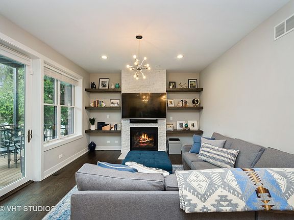 2nd image of 1939 N Humboldt Blvd APT 1E