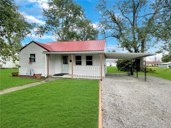 205 NW 4th St, Casey, IL 62420