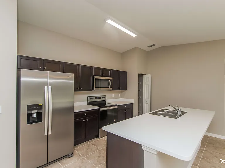 490 Hatcher St SE — Photo 5