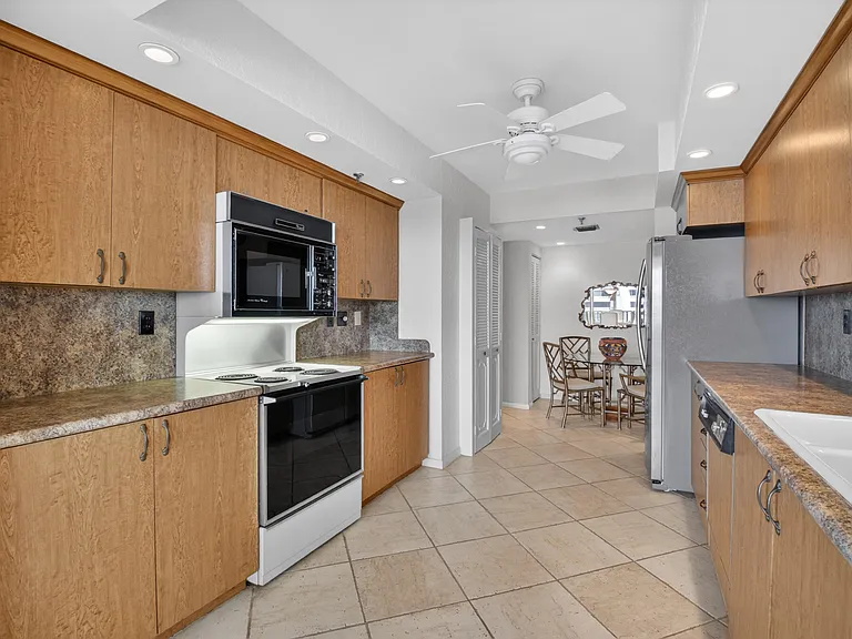 2917 S Ocean Blvd #902 — Photo 10