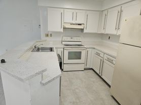 2445 SW 18th Ter