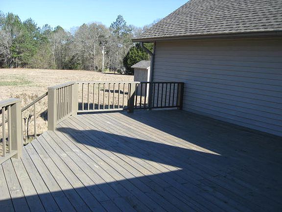 3rd image of 250 Columbus Dr