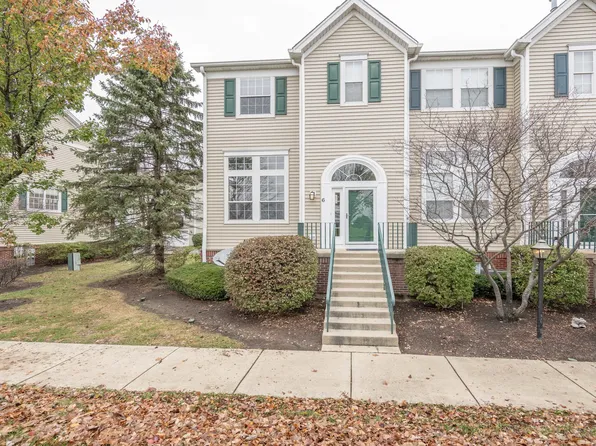 2430 Courtyard Cir Unit 6, Aurora, IL 60506