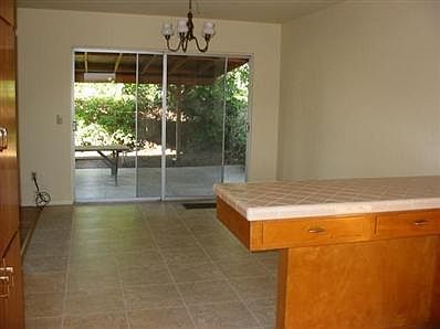4th image of 434 Sandalwood Dr