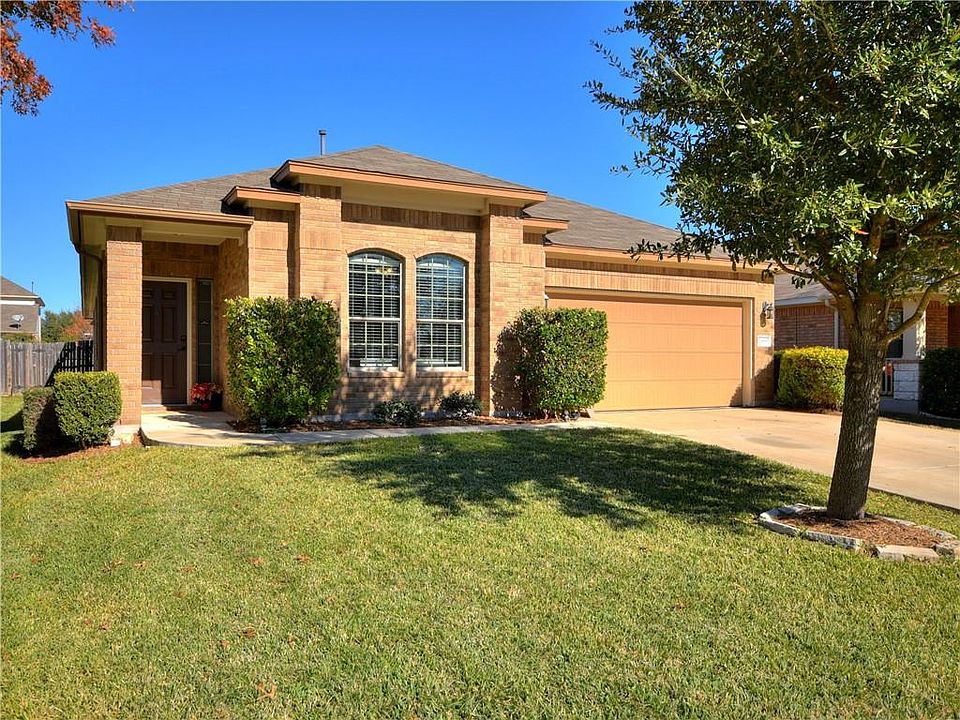 1st image of 2568 Saint James Pl