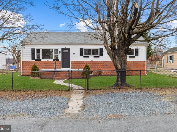 18 Armor Ct, Middle River, MD 21220