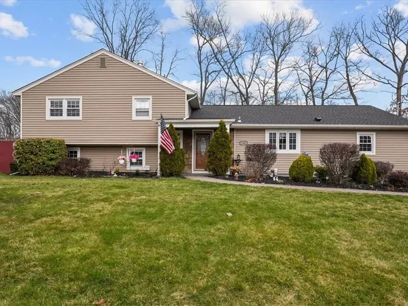 168 Foxwood Road, West Nyack, NY 10994