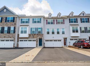 521 Chestnut Ct, Langhorne, PA 19047