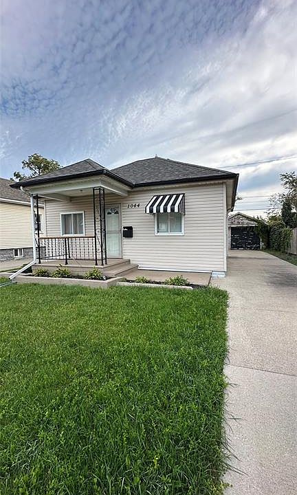 1st image of 1044 Reedmere Rd