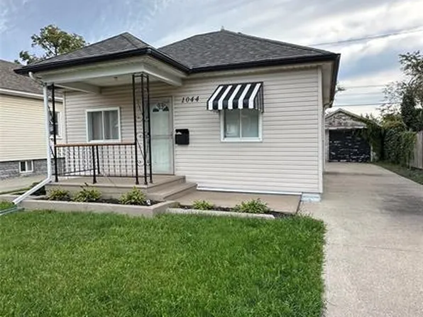 1044 Reedmere Rd, Windsor, ON N8S 2M1