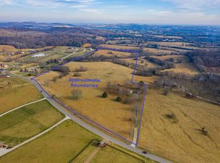 2102 Centerpoint Rd, Hendersonville, TN 37075