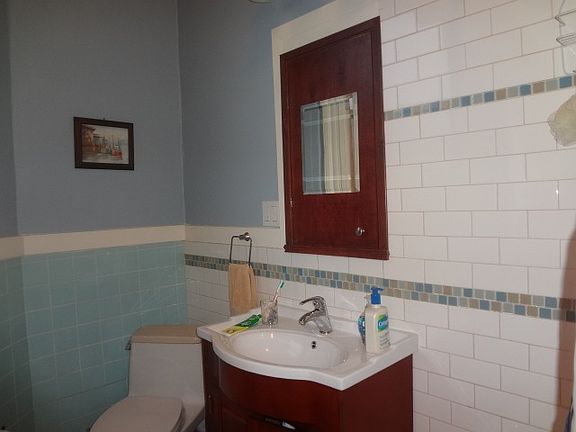 5th image of 749 Waller St #1