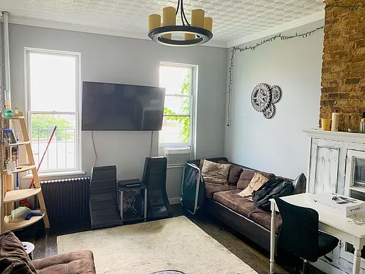 Rented by Compass | media 7